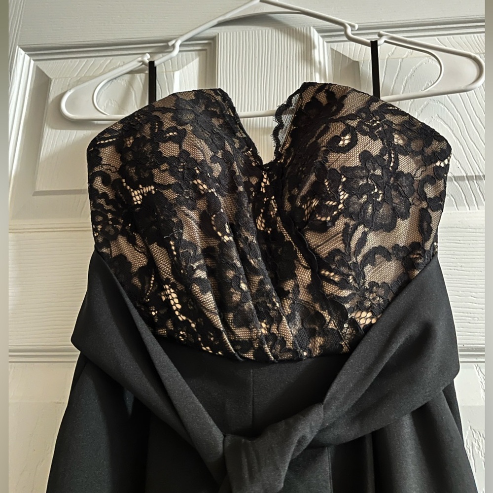 BEBE Fabulous Holiday Special Occasion Jumper Jumpsuit Black Lace Gold Zip back